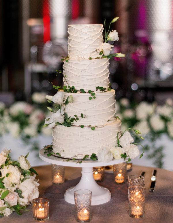 Wedding at Maysara Winery cake design